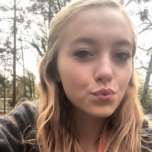 Meet your Posher, April